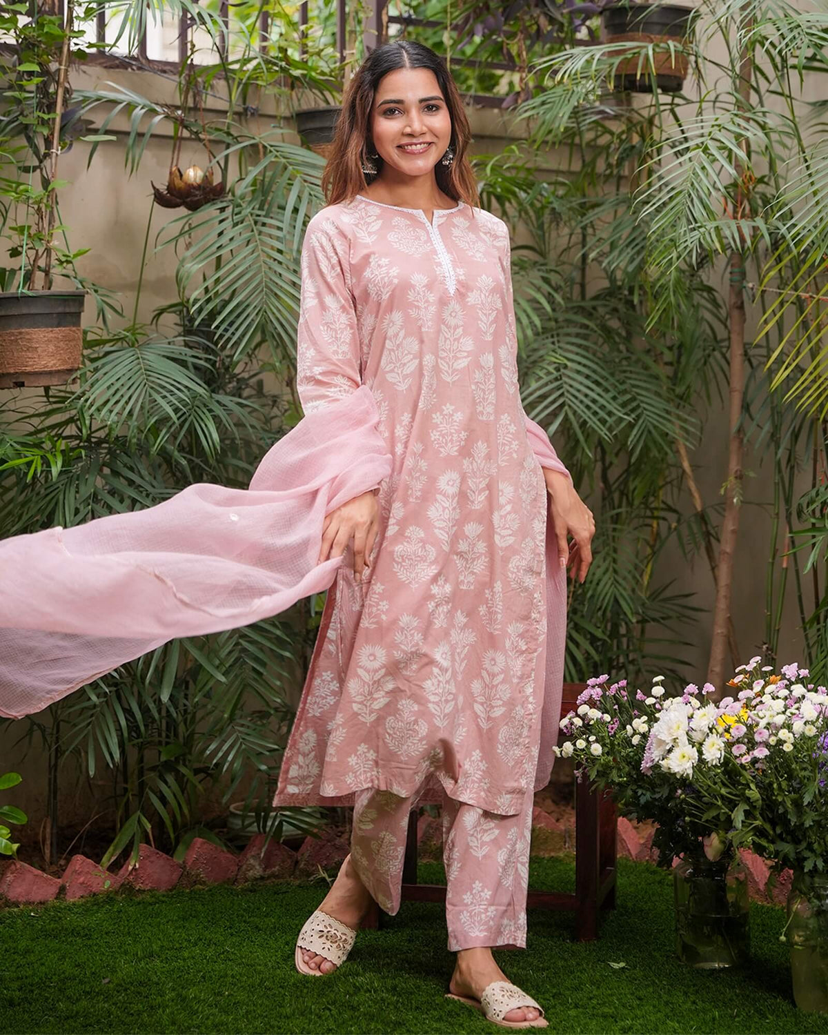 DUSTY PINK COTTON SUIT SET WITH LACE WORK