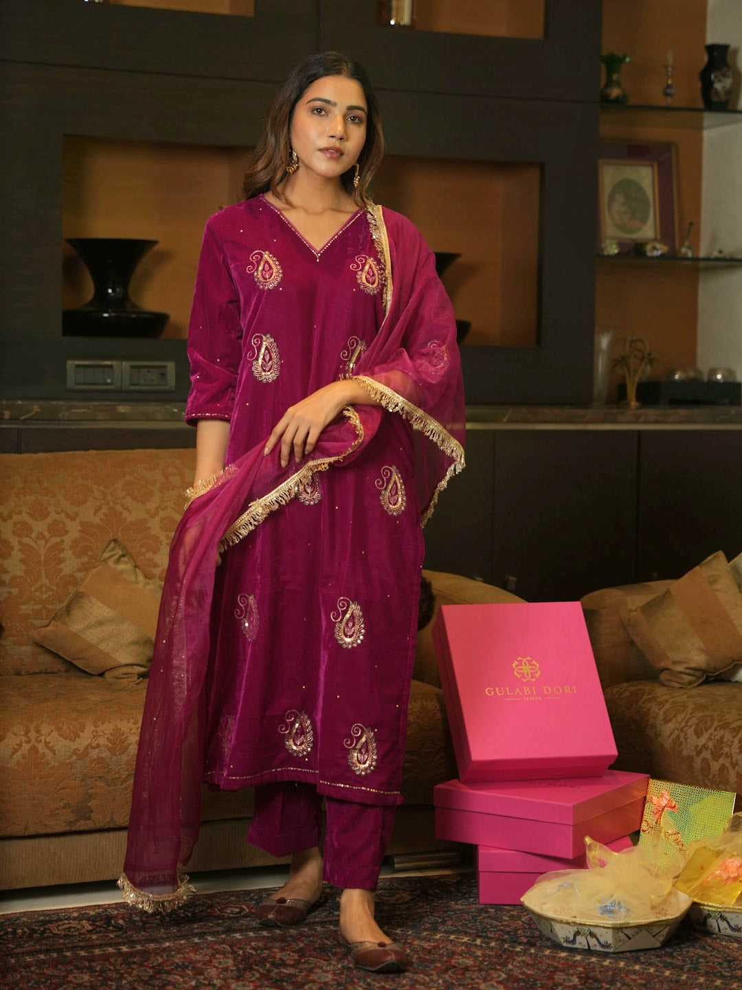 NOOR PINK VELVET SUIT SET WITH HANDWORK