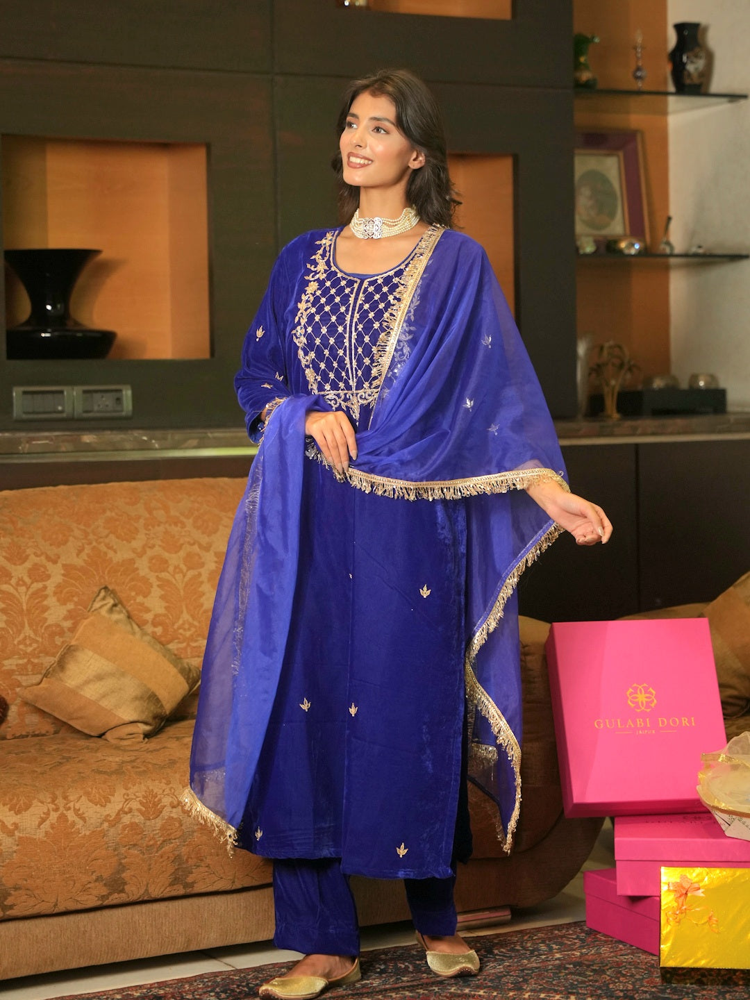SAPPHIRE VELVET SUIT SET WITH HANDWORK