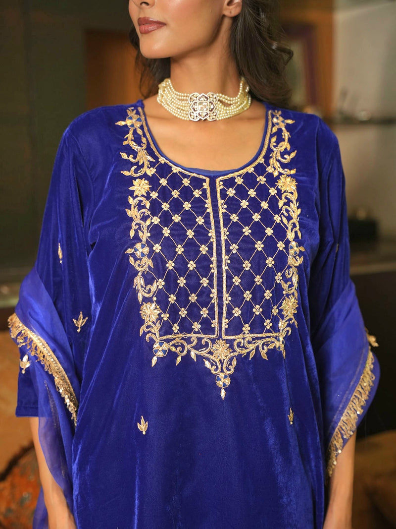 SAPPHIRE VELVET SUIT SET WITH HANDWORK