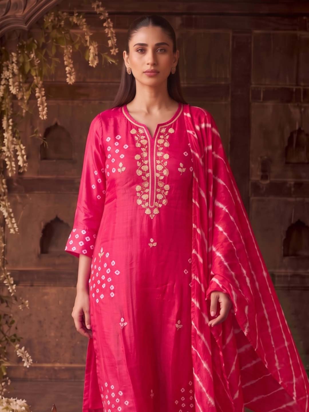 PINK HANDWORK SUIT SET WITH BANDHEJ WORK