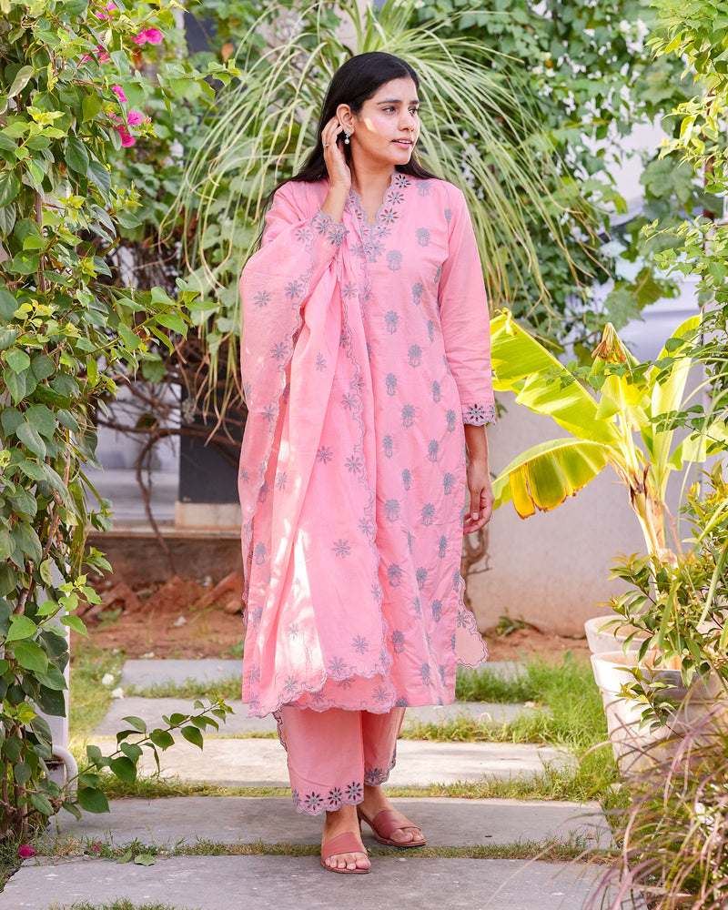 PEACH PINK COTTON SUIT SET WITH LACEWORK