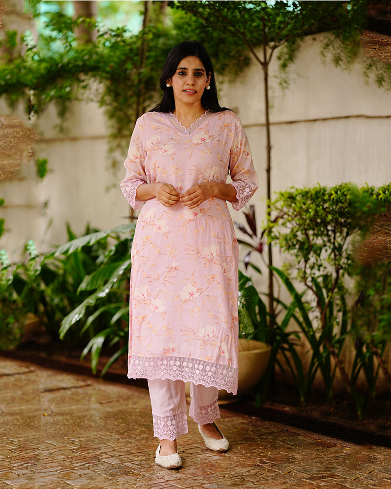 PINK MUSLIN KURTA SET WITH LACE WORK