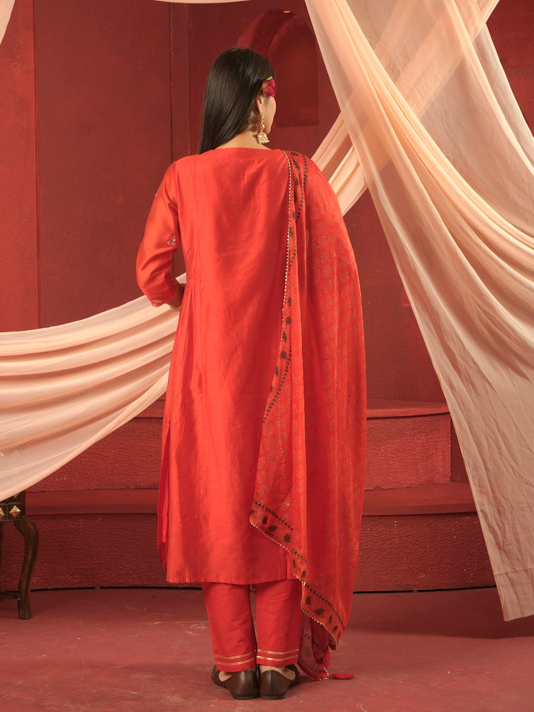 RED CHANDERI SUIT SET WITH PITTAN WORK