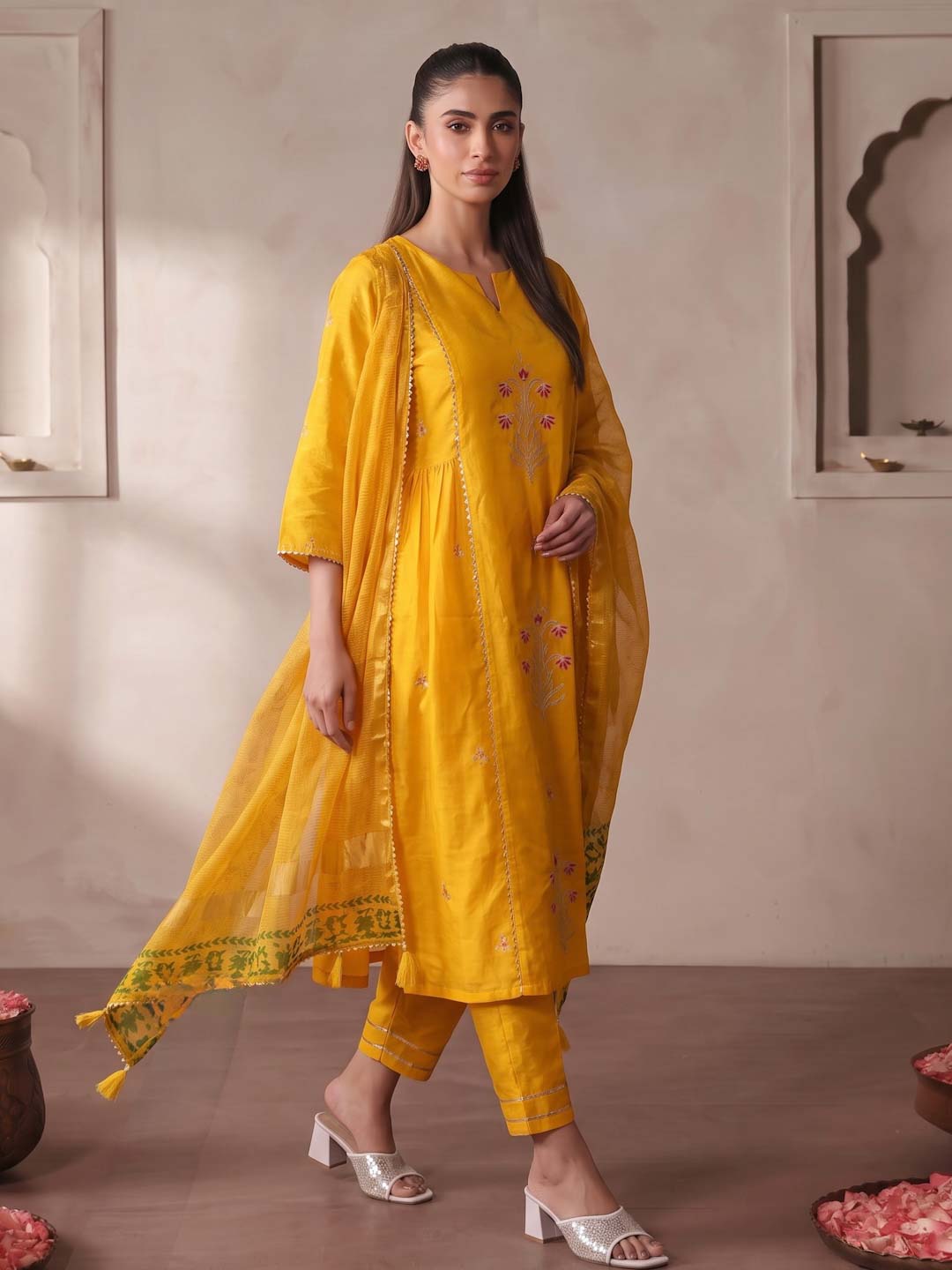 YELLOW CHANDERI SUIT SET WITH PITTAN WORK