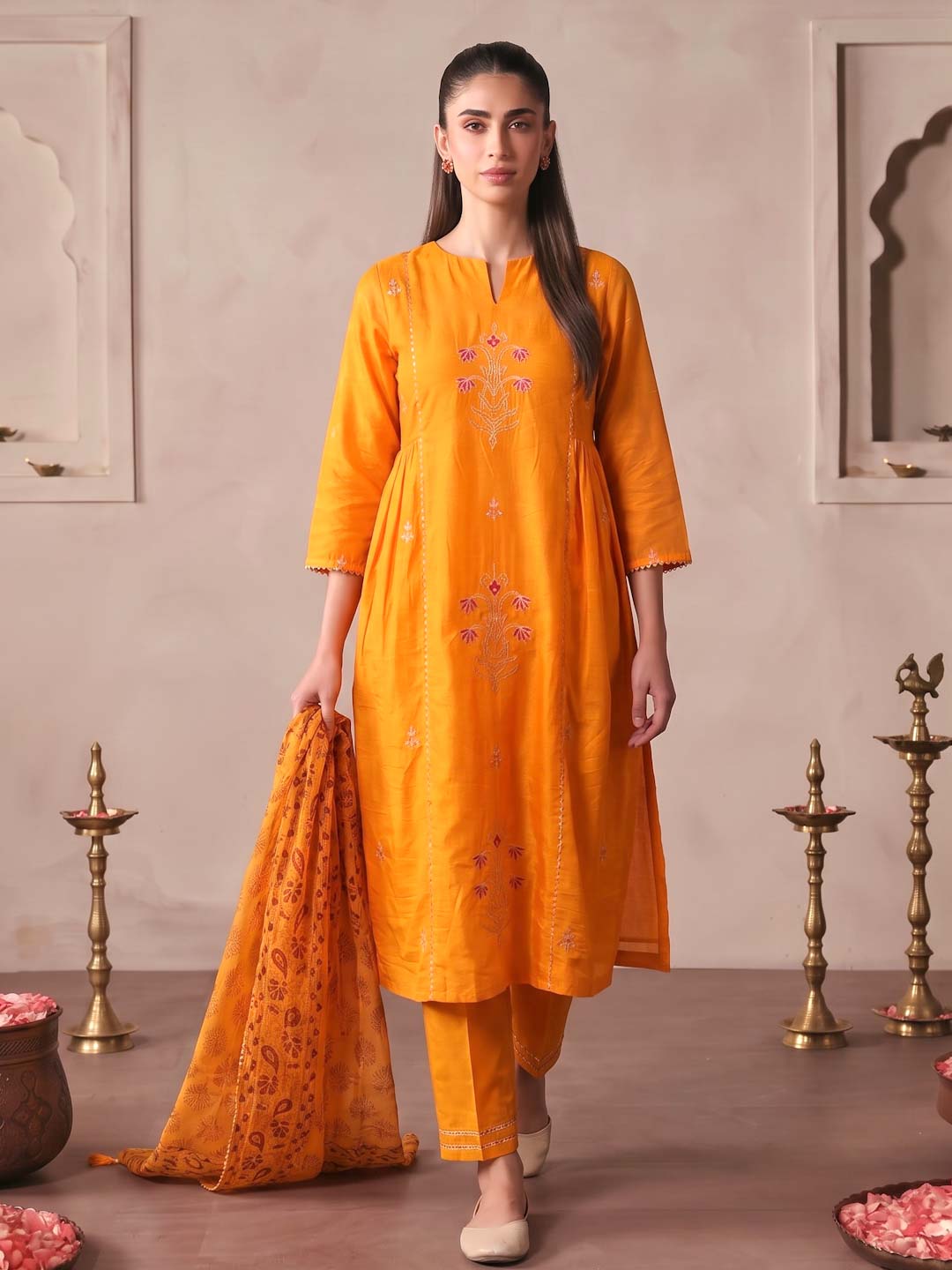ORANGE CHANDERI SUIT SET WITH PITTAN WORK