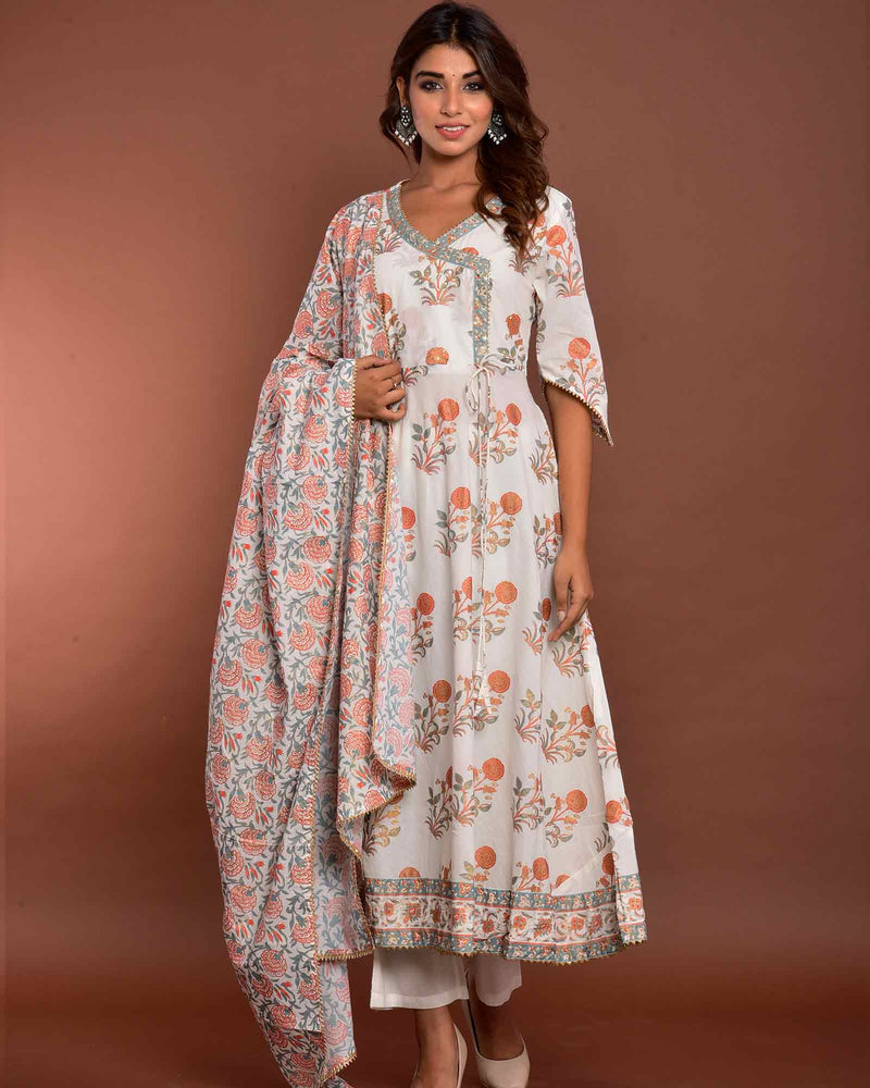 WHITE ANGRAKHA SUIT SET