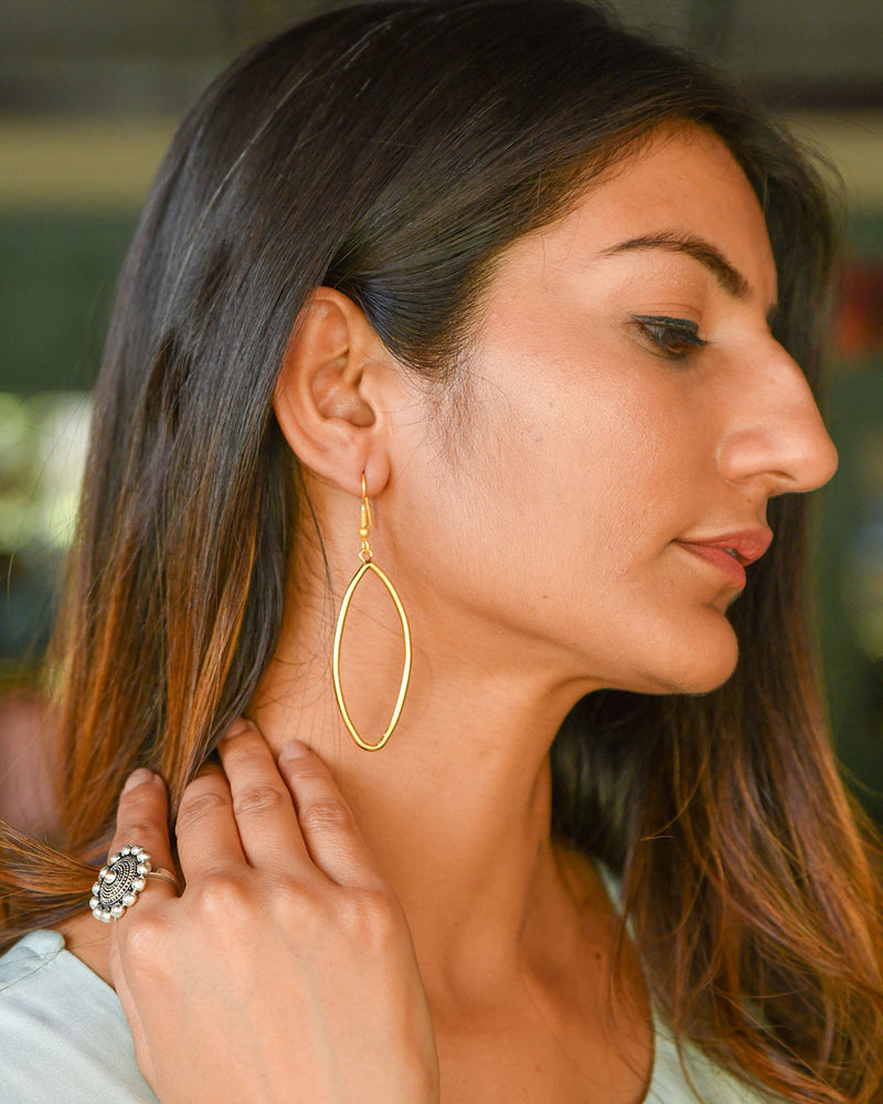 DRIZZLE DROP GOLDEN DANGLE EARRINGS