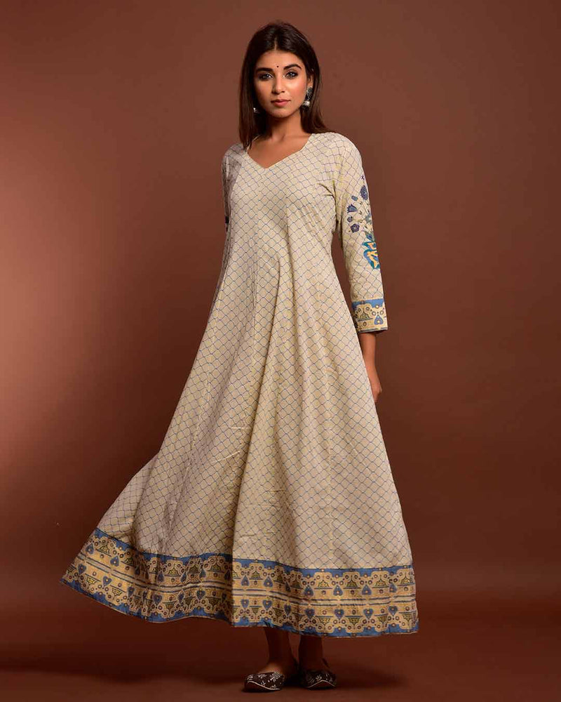 SCAKHI Women Gown Dupatta Set - Buy SCAKHI Women Gown Dupatta Set Online at  Best Prices in India | Flipkart.com