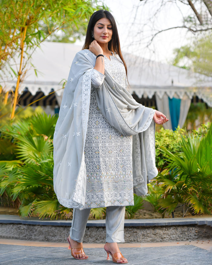 GREY GEORGETTE SUIT SET WITH EMBROIDERY