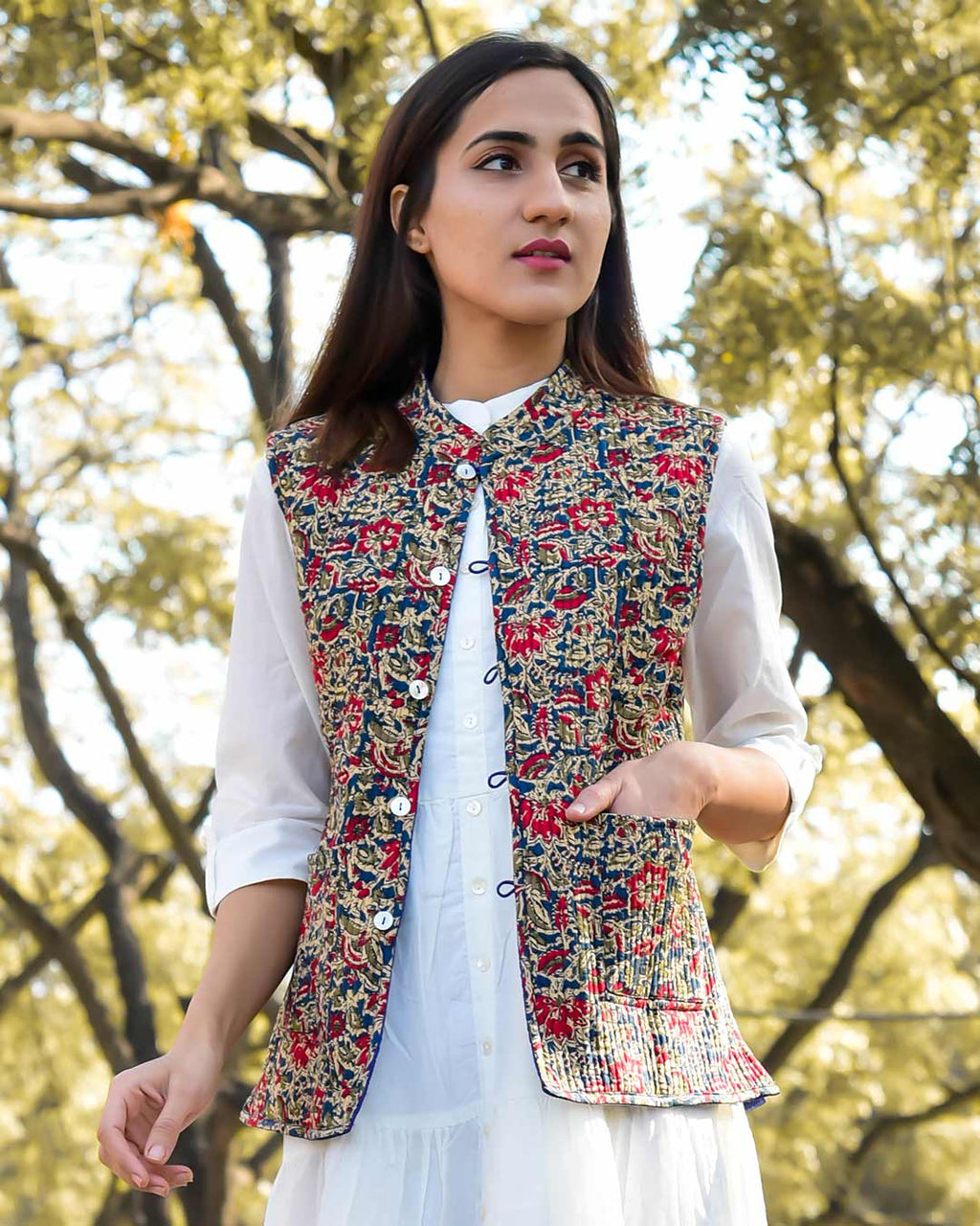 FLORAL BLUE SILK & COTTON QUILTED JACKET