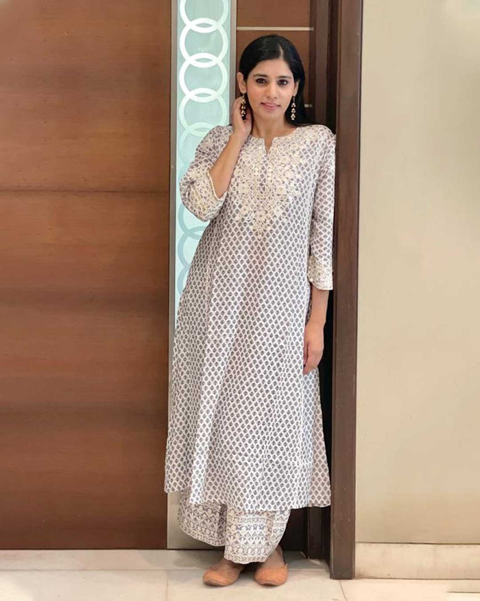 WHITE & GREY MUSLIN KURTA SET WITH EMBROIDERY