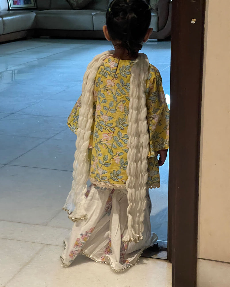 YELLOW & WHITE FLOWER HANDBLOCK SHARARA SET