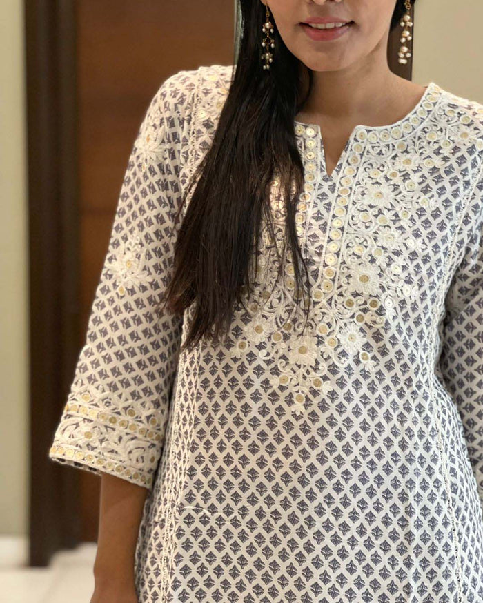 WHITE & GREY MUSLIN KURTA SET WITH EMBROIDERY