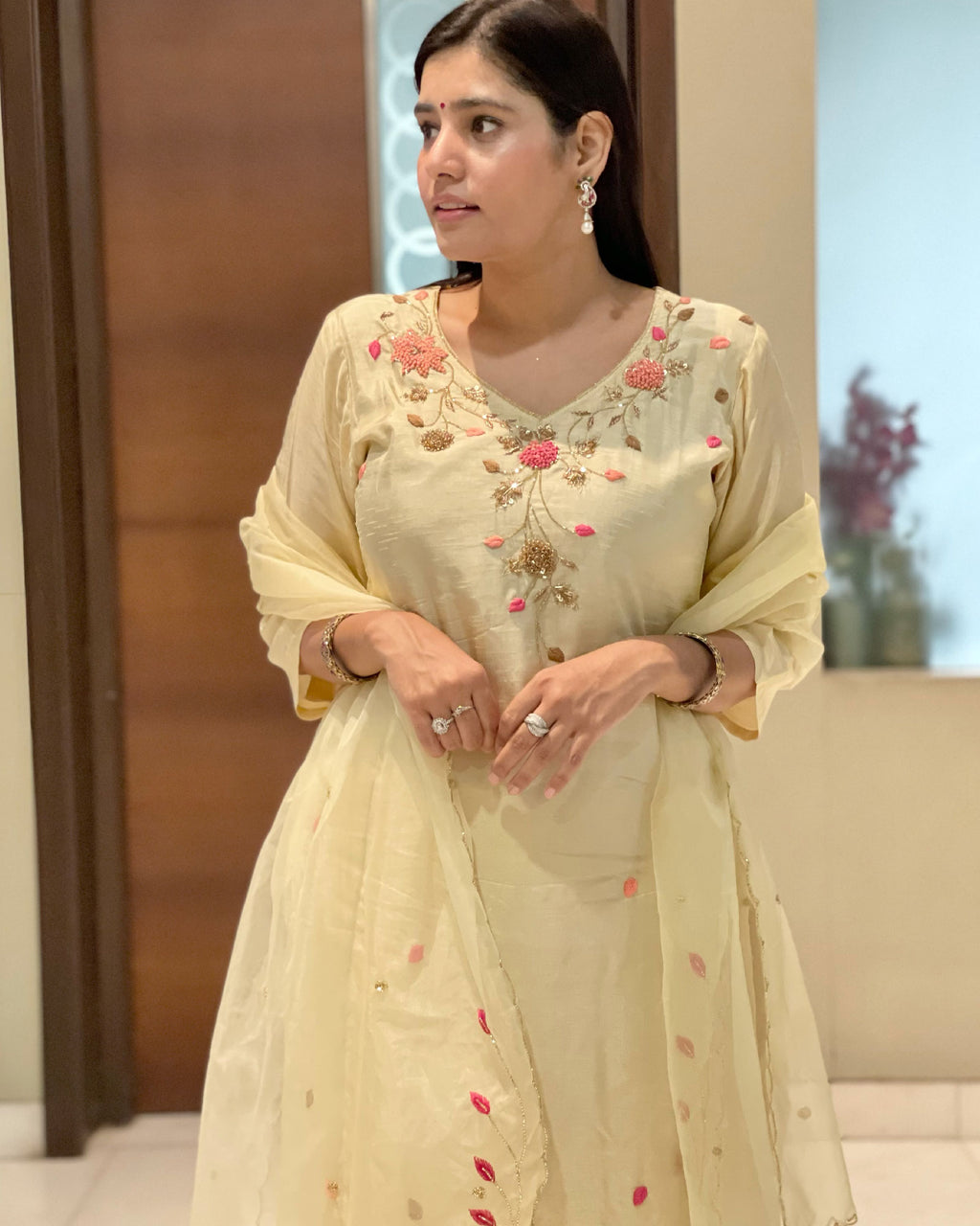 CREAM MUSLIN SUIT SET WITH HANDWORK