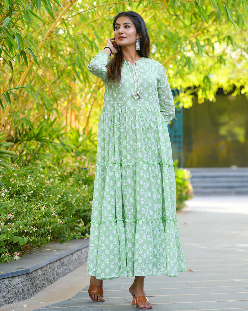 PASTEL GREEN COTTON GOWN WITH LINING