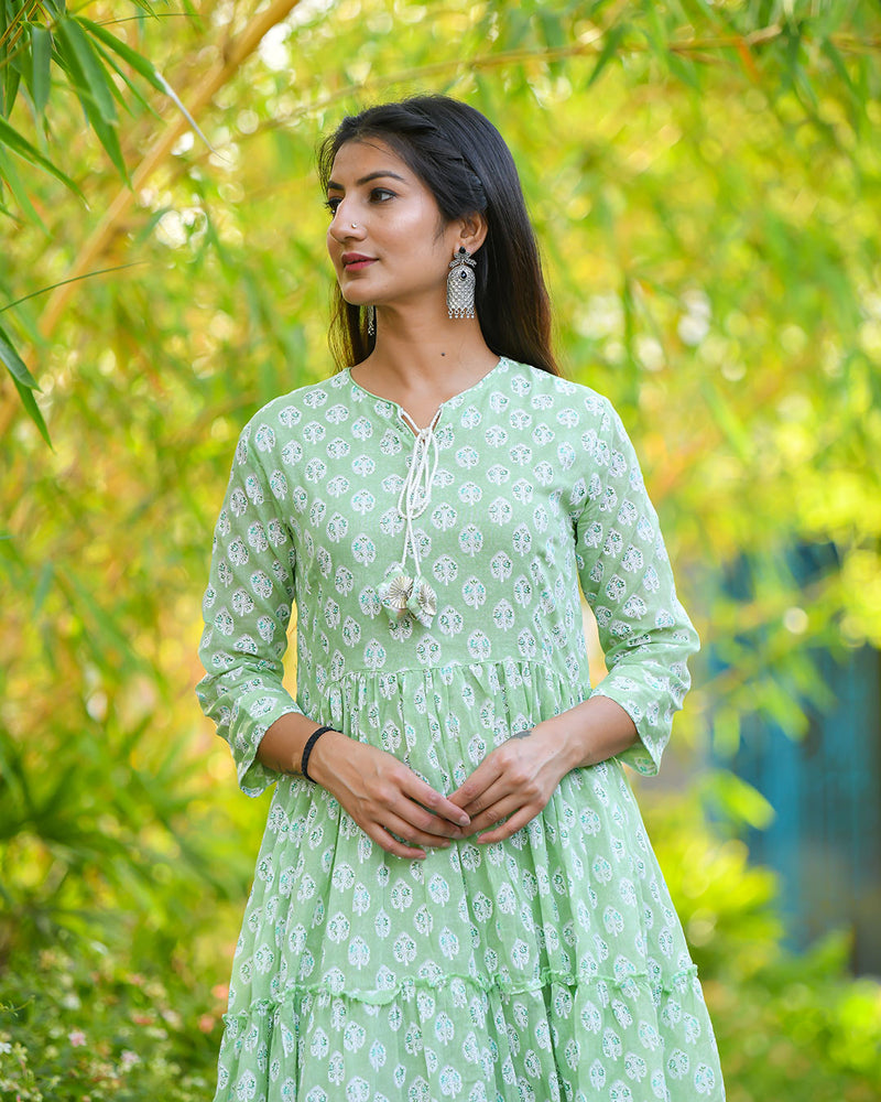 PASTEL GREEN COTTON GOWN WITH LINING