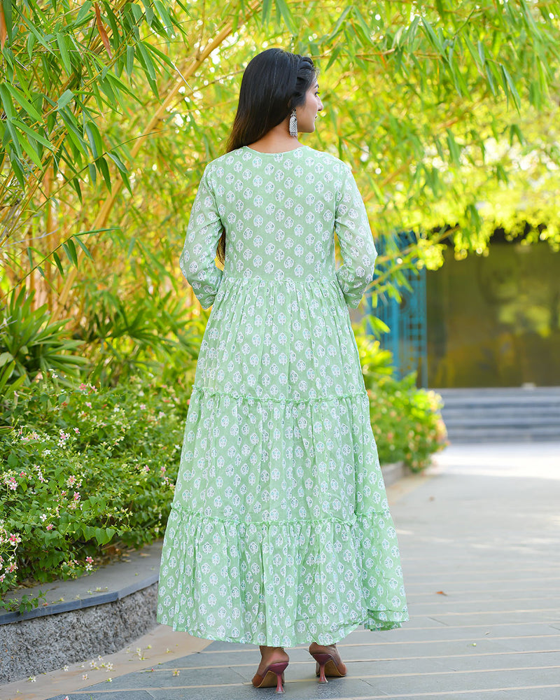 PASTEL GREEN COTTON GOWN WITH LINING
