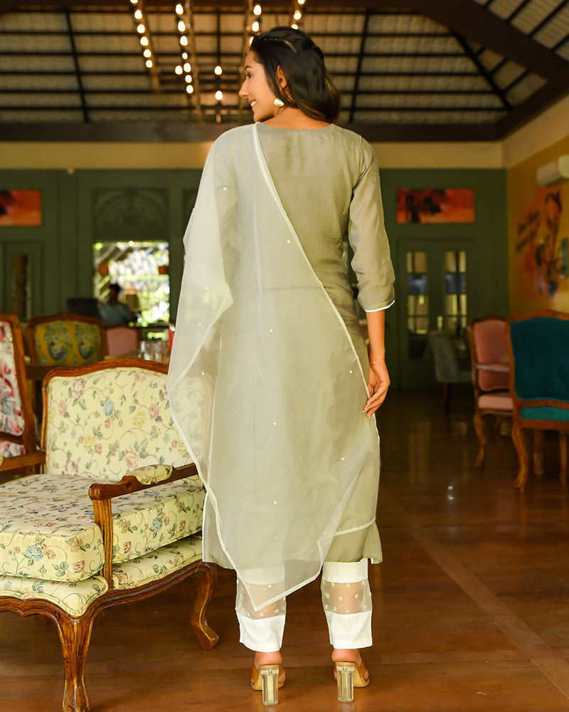 GREY MUSLIN SUIT SET WITH HANDWORK