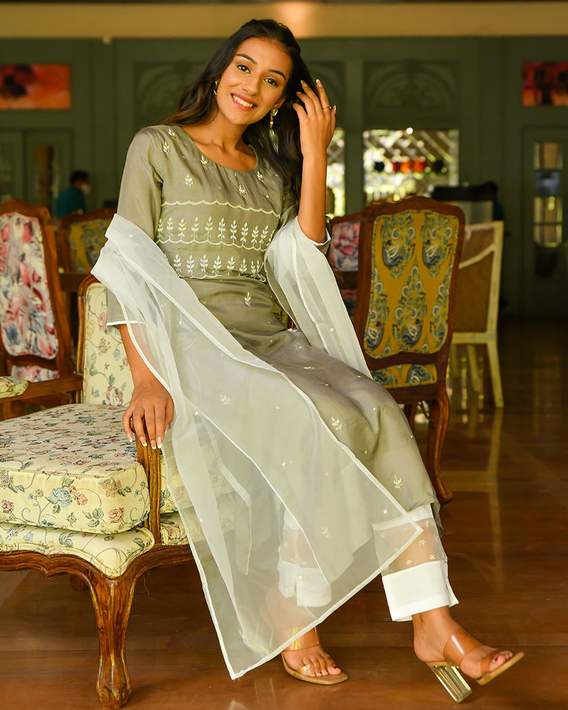 GREY MUSLIN SUIT SET WITH HANDWORK