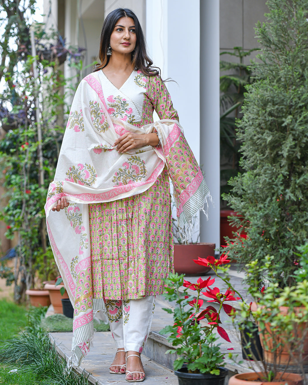 WHITE & GREEN COTTON HANDBLOCK SUIT SET