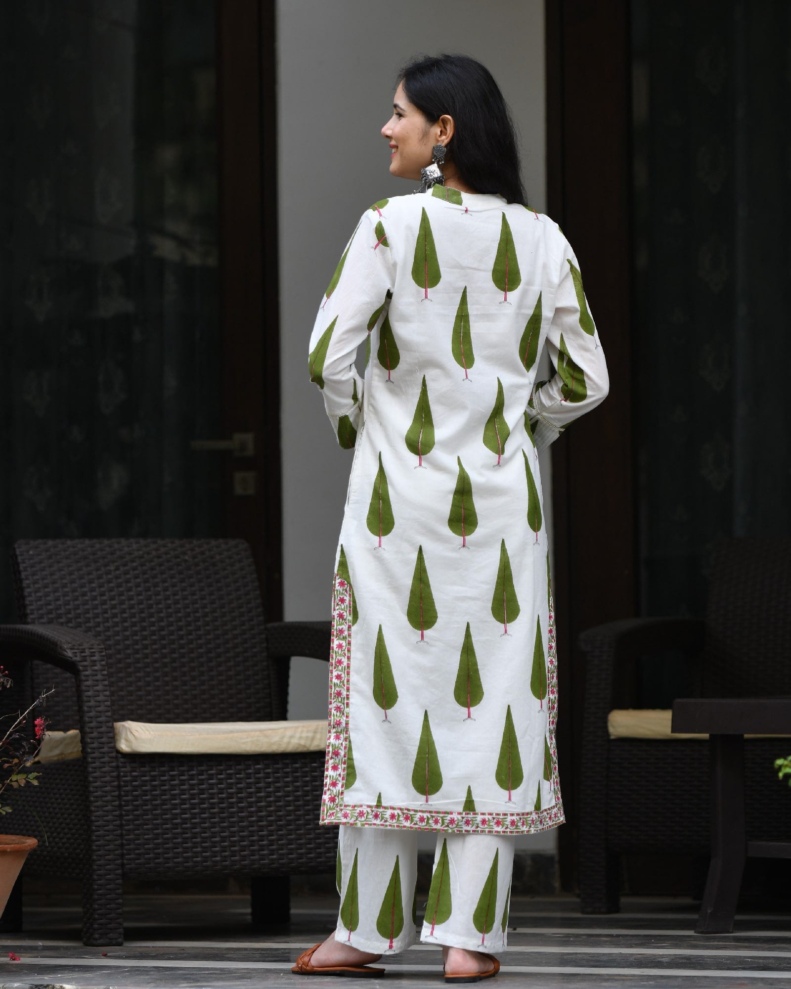 Varanga Women Green  White Ethnic Motifs Yoke Design Thread Work Raw