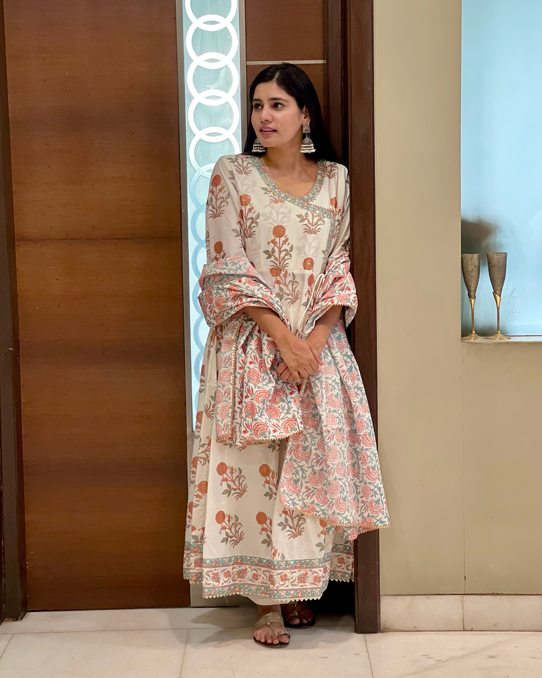 WHITE ANGRAKHA SUIT SET
