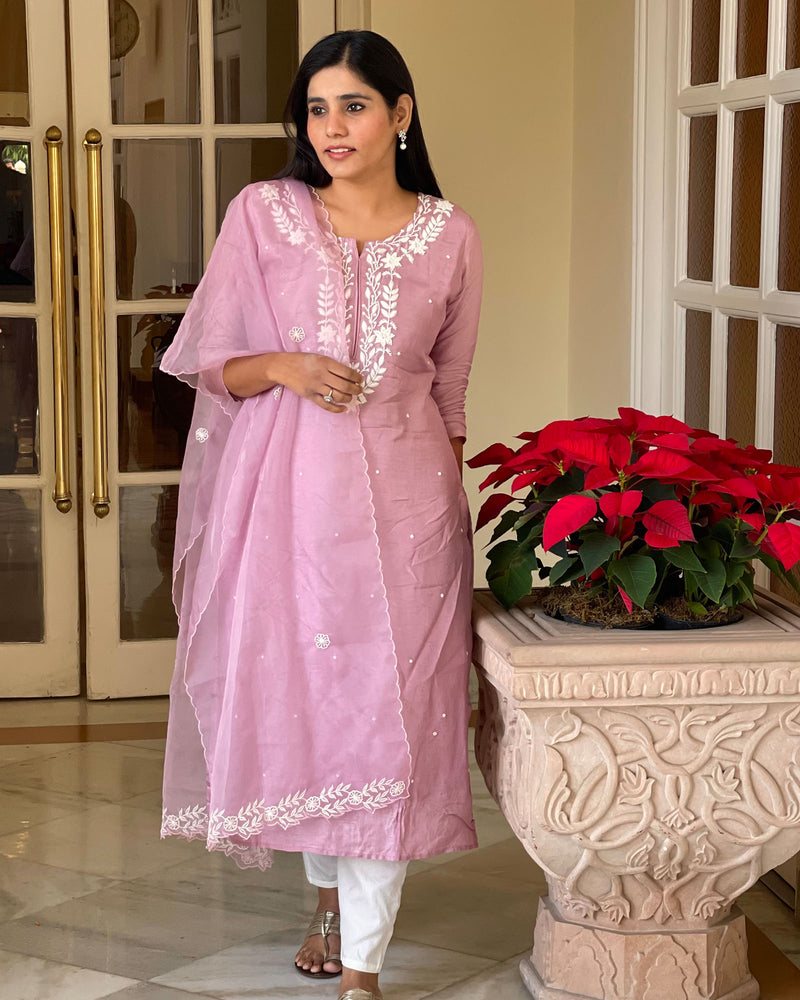 MAUVE MUSLIN SUIT SET WITH ORGANZA DUPATTA – Gulabi Dori